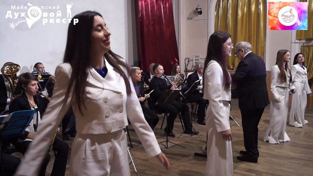 А СНЕГ ИДЁТ смотреть онлайн