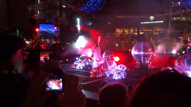 Рождественское шоу в берлинском Sony Center смотреть онлайн