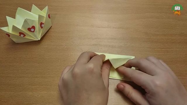 Мастер-класс по оригами «Корона Красной Королевы» смотреть онлайн