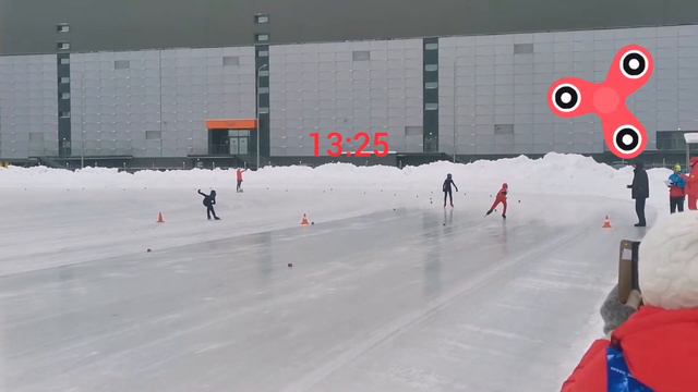 Забег 100 метров, юных конькобежцев стадион Ермак, 2 по 100 смотреть онлайн