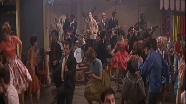 Cliff Richard & The Shadows - Got A Funny Feeling..(1962) смотреть онлайн