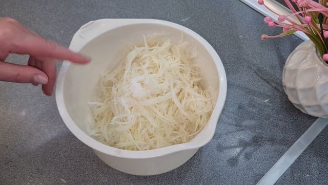 Обалденно вкусный и простой салат, минимум продуктов! #салат #рецепты_салатов смотреть онлайн