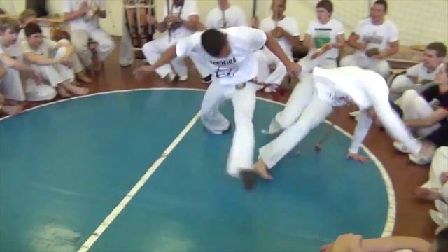 Mestre Chiquinho in roda - Moscow 2012 смотреть онлайн