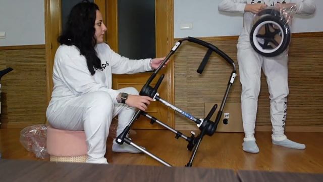 MONTAMOS EL CARRITO DE MÍA | BUGABOO FOX 3 смотреть онлайн
