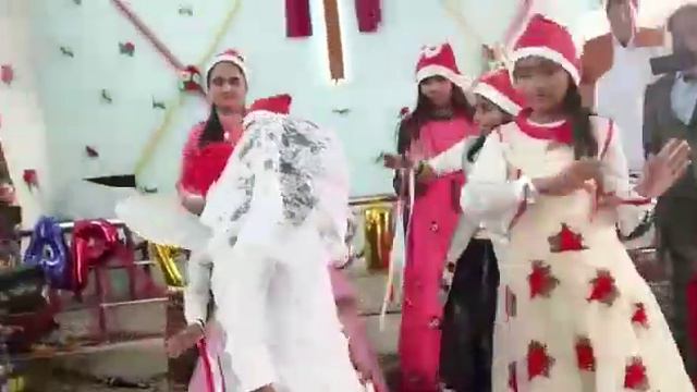 sister Angel Nayyar Christmas dance💃 performance смотреть онлайн