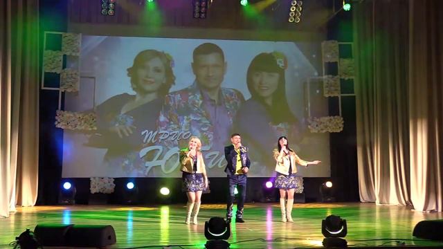 «Песни для души». Вокальное трио «ЮГиС» - «Мечта сбывается» смотреть онлайн