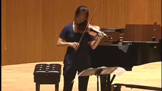 Alyssa Wang, age 16, violinst, plays Bright Sheng's "Stream Flows" смотреть онлайн