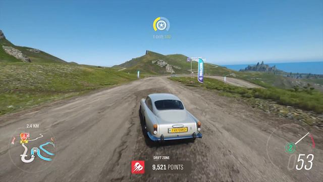 ICONIC ASTON MARTIN GETS SIDEWAYS ON FORZA HORIZON 4 смотреть онлайн