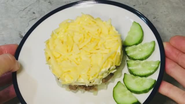 Очень вкусный и сытный салат "Мужской каприз" из простых ингредиентов