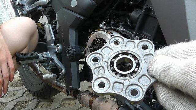 Ремонт пробуксовки сцепления и замена масла Sym Wolf 250 смотреть онлайн