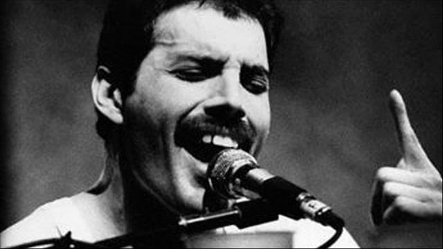 Queen - Love of My Life (Instrumental) смотреть онлайн