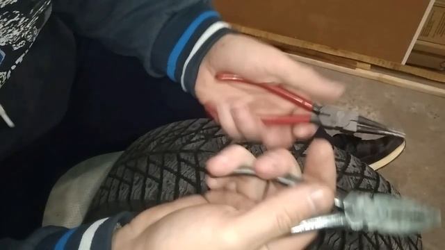 Шиповка шины САМОРЕЗОМ!!!!!! ЧТО из этого получится? / Studded tires смотреть онлайн