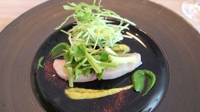 Mercedes me Tokyo(六本木） LUNCH & COLLECTION смотреть онлайн
