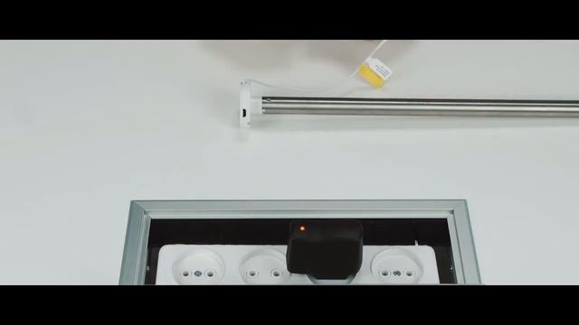 Установка рулонной шторы РОЛЛГАРДИНА С ЭЛЕКТРОПРИВОДОМ DM15. Как установить рулонные шторы MROLLS смотреть онлайн