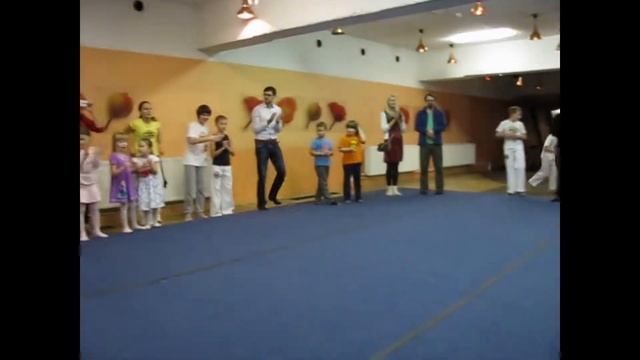 Рождественский и новогодний утренник в клубе капоэйра "Berimba", Таллин, Эстония смотреть онлайн