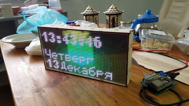 Информер на led панели P4 32×64 на esp32 смотреть онлайн