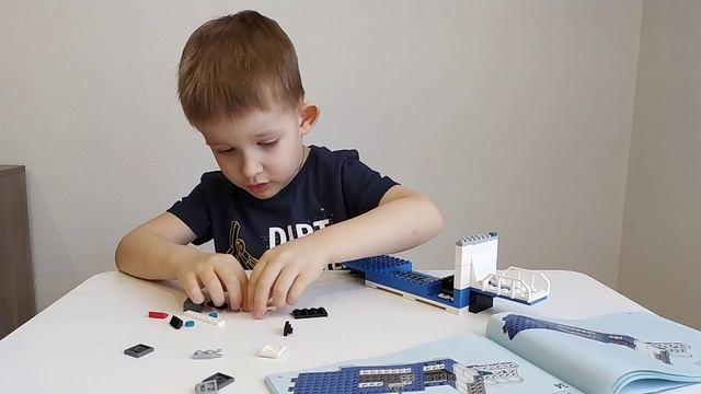 LEGO CITY POLICE 60139 / Лего сити полиция. Передвижная база полицейских смотреть онлайн