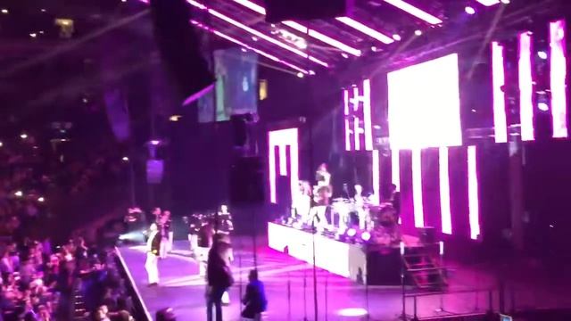 Solo con verte -Banda MS Oracle Arena смотреть онлайн