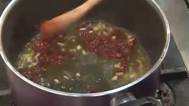 Salçalı Makarna * Макароны в Томатном Соусе смотреть онлайн