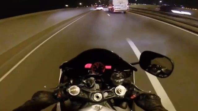 ✔ Yamaha R6 Vs  BMW M6 Максимальная Скорость