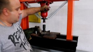 Nissan Note замена подшипника передней ступицы.