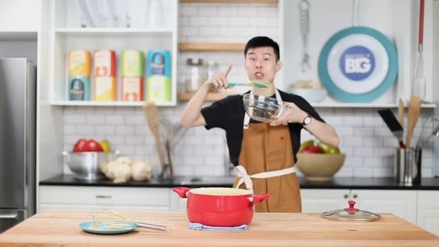 I Made Giant 50-Pound Mac & Cheese • Tasty смотреть онлайн