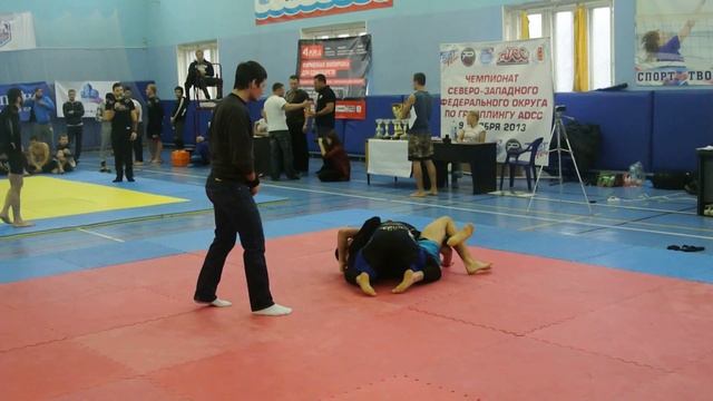 Первенство СЗФО по грепплингу ADCC 2013 Кат Б 65 9 кг 1 8 финала Гуссейнов Гуссейн 2 смотреть онлайн