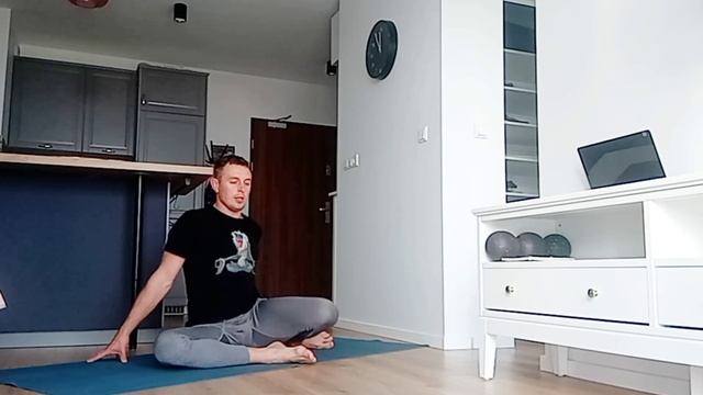 Гибкое тело. Лёгкая , простая практика для начинающих. #хатхайога #дляначинающих смотреть онлайн