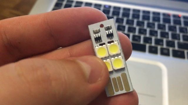 USB брелок - светодиодная LED подсветка, фонарик в виде флешки с GearBest