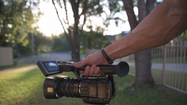 REVIEW on the PANASONIC HC-PV100 Camcorder смотреть онлайн