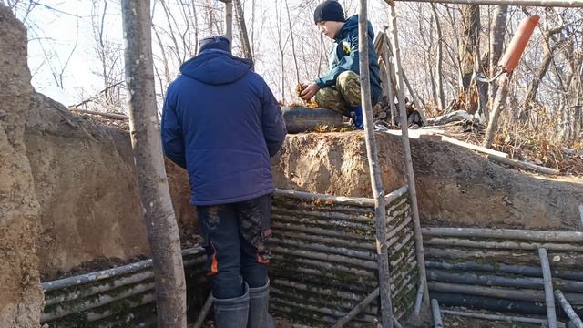 Постройка стен в землянке. 2 часть смотреть онлайн