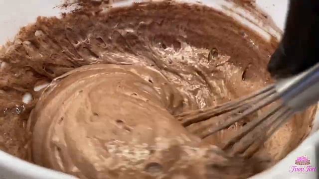 ШОКОЛАДНЫЙ БИСКВИТ для торта ♡ ПРОСТОЙ РЕЦЕПТ ♡ Пышный ШИФОНОВЫЙ бисквит смотреть онлайн