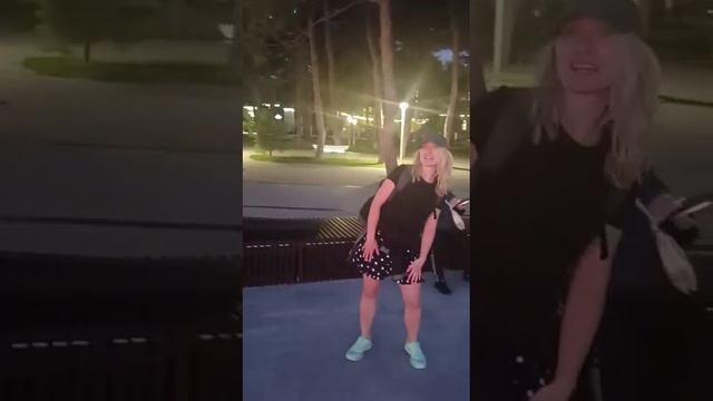 КОРОЛЕВА КРАСОТЫ. Поет Владимир Черченко. смотреть онлайн