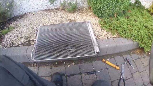Hyundai I40 AC Condenser Fixing Step 1...