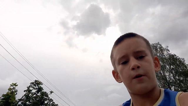 прогулка на велосипеде во время дождя смотреть онлайн