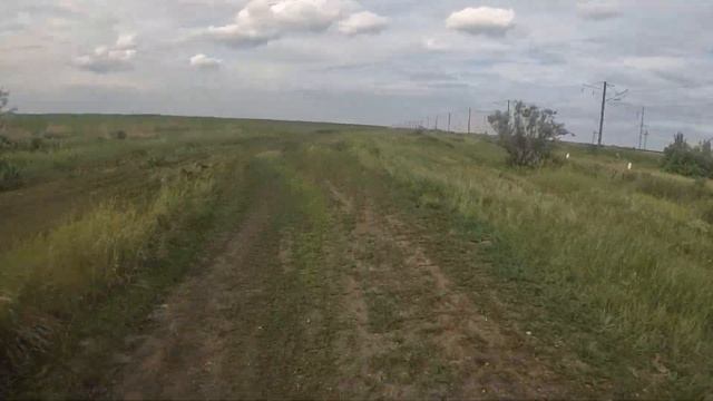 Как правильно ездить на мотоцикле быстро (по полю) смотреть онлайн