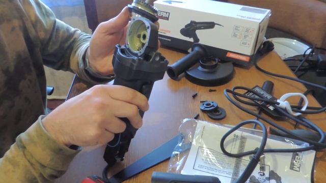 Полная разборка углошлифмашины FERM AGM1095P смотреть онлайн
