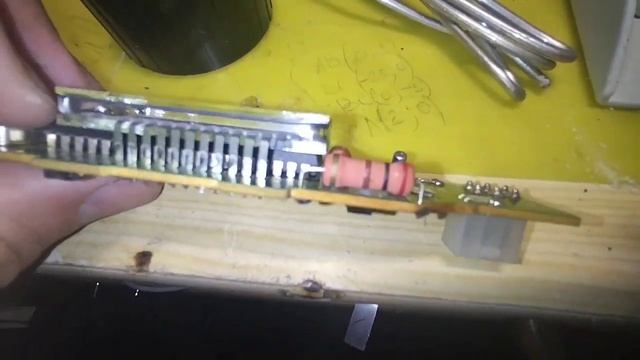 Моргают, тухнут часы - Лачетти универсал.