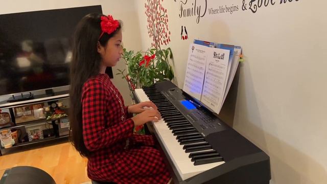 Jingle Bells#HolidaySeason#Mia смотреть онлайн