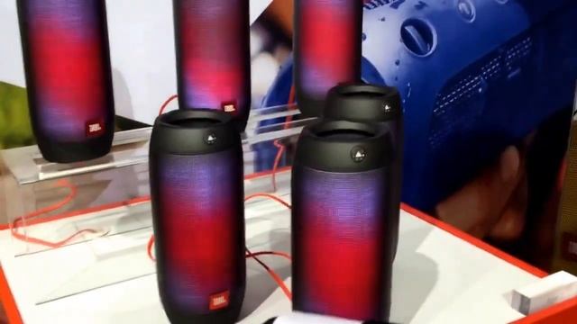 L'enceinte Pulse 2 de JBL. смотреть онлайн