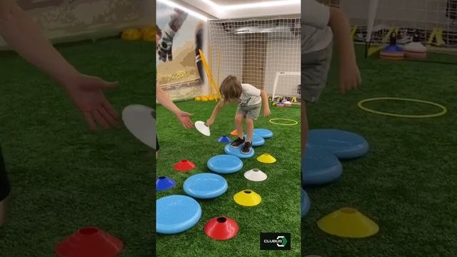 CLUBUS. Тренировка по футболу 4 года. смотреть онлайн