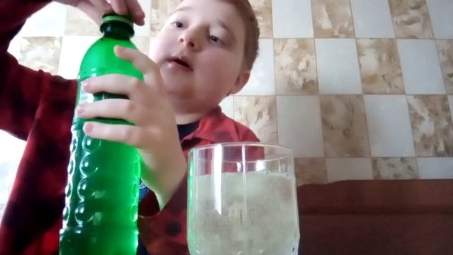 ПОКАЗАЛ ЛИЦО?! Как сделать красивый и вкусный лимонад с помощью 3-ёх ингредиентов? смотреть онлайн