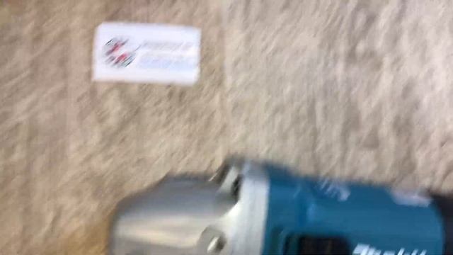 Одноручная углошлифмашина MAKITA GA 5040 C в коробке (1400 Вт, ф125, плавный пуск, регулировка об.) смотреть онлайн