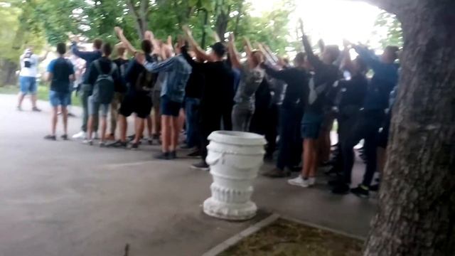 Возле 6 школы , вот что происходит смотреть онлайн