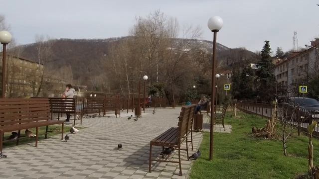 Набережная реки Сочи в районе КСМ. Обзор района. Граффити Гринч..mp4 смотреть онлайн