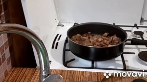тушёное мясо с болгарским перцем.