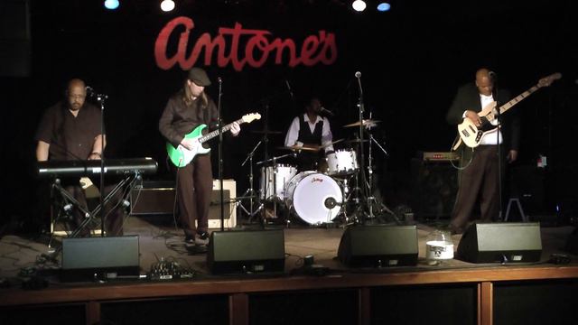 Chris Oliver and Company "Is This Love" at Antone's ABS HOTBC смотреть онлайн