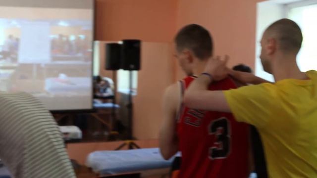 Видеозарисовка обучения кинезиотейпированию. Оценка эффективности метода от участников. смотреть онлайн