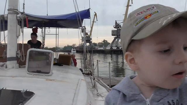 Бегали по палубе)))))) смотреть онлайн