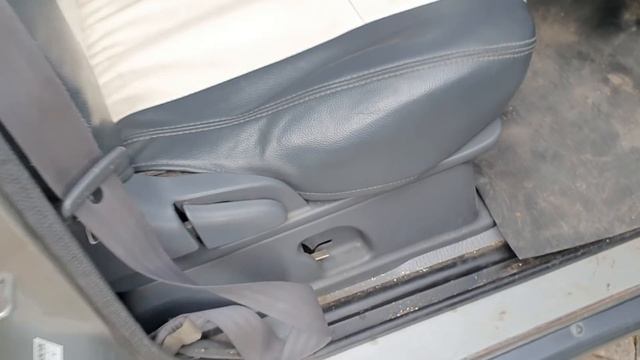 In Depth Tour Toyota Kijang Krista Diesel [LF81] (2001) - Indonesia смотреть онлайн